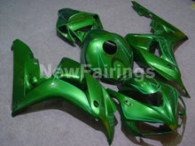 Laden Sie das Bild in den Galerie-Viewer, All Green No decals - CBR1000RR 06-07 Fairing Kit - Vehicles