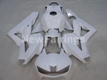 Laden Sie das Bild in den Galerie-Viewer, All White No decals- CBR600RR 13-23 Fairing Kit
