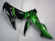 Laden Sie das Bild in den Galerie-Viewer, Black and Green Flame - YZF-R1 04-06 Fairing Kit - Vehicles