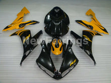 Laden Sie das Bild in den Galerie-Viewer, Black and Yellow Flame - YZF-R1 04-06 Fairing Kit