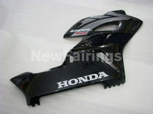 Laden Sie das Bild in den Galerie-Viewer, Black and Grey Factory Style - CBR1000RR 04-05 Fairing Kit
