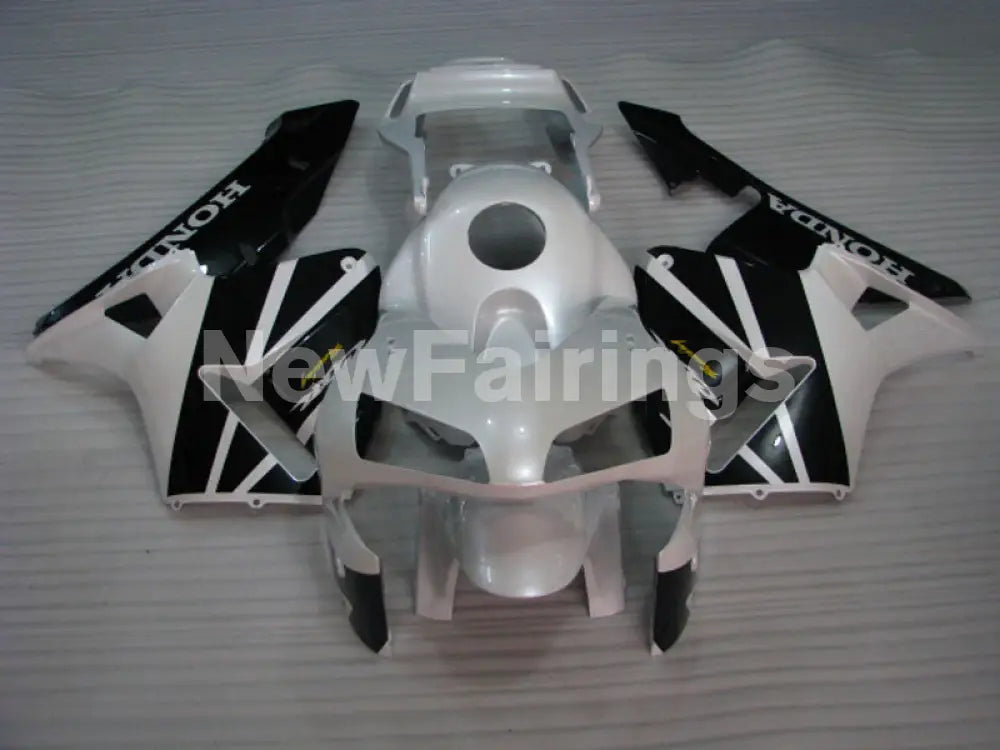 Black and Pearl White Factory Style - CBR600RR 05-06 Fairing Kit