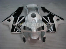 Laden Sie das Bild in den Galerie-Viewer, Black and Pearl White Factory Style - CBR600RR 05-06 Fairing Kit