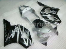 Bild in der Galerieansicht laden, Black and Silver Factory Style - CBR 954 RR 02-03 Fairing Kit