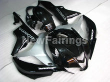 Laden Sie das Bild in den Galerie-Viewer, Black and Silver Factory Style - CBR600RR 07-08 Fairing Kit