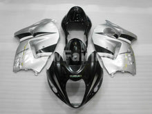 Laden Sie das Bild in den Galerie-Viewer, Black and Silver Factory Style - GSX1300R Hayabusa 99-07