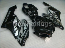 Laden Sie das Bild in den Galerie-Viewer, Black and Silver Fire - CBR1000RR 04-05 Fairing Kit -