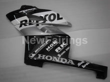 Laden Sie das Bild in den Galerie-Viewer, Black and Silver Repsol - CBR1000RR 04-05 Fairing Kit