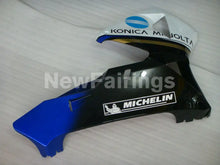 Laden Sie das Bild in den Galerie-Viewer, Black and White Blue Konica Minolta - CBR600RR 05-06 Fairing Kit