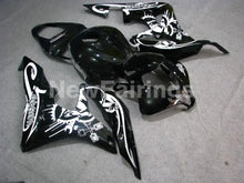 Laden Sie das Bild in den Galerie-Viewer, Black with white decal Factory Style - CBR600RR 07-08 Fairing Kit