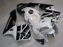 Laden Sie das Bild in den Galerie-Viewer, Black and White Factory Style - CBR600RR 05-06 Fairing Kit
