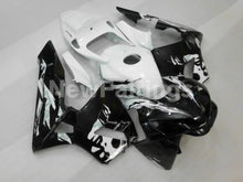 Laden Sie das Bild in den Galerie-Viewer, Black and White Skull - CBR600RR 05-06 Fairing Kit -