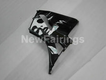 Laden Sie das Bild in den Galerie-Viewer, Black and White Skull - CBR600RR 05-06 Fairing Kit -