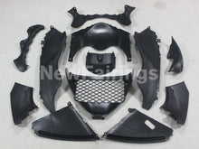 Laden Sie das Bild in den Galerie-Viewer, Glossy Black No decals - GSX1300R Hayabusa 08-20 Fairing