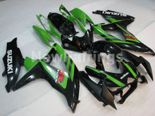 Laden Sie das Bild in den Galerie-Viewer, Green and Black Factory Style - GSX-R600 08-10 Fairing Kit