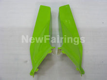 Laden Sie das Bild in den Galerie-Viewer, Green and Black Rossi - CBR600RR 03-04 Fairing Kit -
