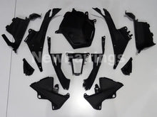 Laden Sie das Bild in den Galerie-Viewer, Green and Black Factory Style - CBR600RR 13-23 Fairing Kit