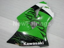 Laden Sie das Bild in den Galerie-Viewer, Green and Black Flame NINJA ZX 6R 00 02 Fairing Kit
