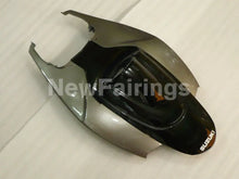 Laden Sie das Bild in den Galerie-Viewer, Grey and Black Factory Style - GSX-R750 06-07 Fairing Kit