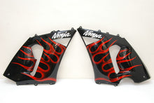 Laden Sie das Bild in den Galerie-Viewer, Schwarze und rote Flamme - NINJA ZX-6R 05-06 Verkleidungssatz