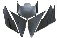 Laden Sie das Bild in den Galerie-Viewer, Schwarze und rote Flamme - NINJA ZX-6R 05-06 Verkleidungssatz