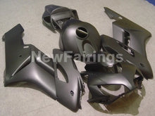 Laden Sie das Bild in den Galerie-Viewer, Matte Black No decals - CBR1000RR 04-05 Fairing Kit -