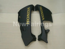 Laden Sie das Bild in den Galerie-Viewer, Matte Black with gold decals Factory Style - CBR600RR 03-04 Fairing Kit