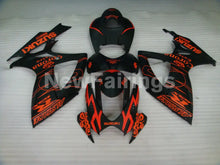 Laden Sie das Bild in den Galerie-Viewer, Matte Black and Orange Corona - GSX-R600 06-07 Fairing Kit