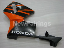 Laden Sie das Bild in den Galerie-Viewer, Orange and Black Factory Style - CBR600RR 03-04 Fairing Kit