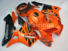 Laden Sie das Bild in den Galerie-Viewer, Orange and Black Fire - CBR600RR 05-06 Fairing Kit -