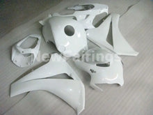 Laden Sie das Bild in den Galerie-Viewer, Pearl White No decals - CBR1000RR 08-11 Fairing Kit -