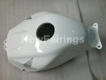 Laden Sie das Bild in den Galerie-Viewer, Pearl White with silver decal Factory Style - CBR600RR 05-06 Fairing Kit