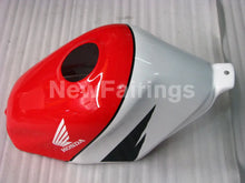 Laden Sie das Bild in den Galerie-Viewer, Red and White Black Factory Style - CBR600 F2 91-94 Fairing