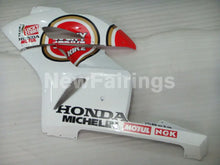 Bild in der Galerieansicht laden, Red and White Lucky Strike - CBR1000RR 04-05 Fairing Kit
