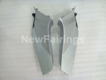 Laden Sie das Bild in den Galerie-Viewer, Silver and Black Factory Style - CBR600RR 05-06 Fairing Kit