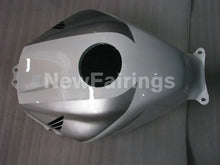 Laden Sie das Bild in den Galerie-Viewer, Silver and White Repsol - CBR600RR 03-04 Fairing Kit -