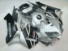 Laden Sie das Bild in den Galerie-Viewer, Silver and Black Factory Style - CBR600RR 05-06 Fairing Kit
