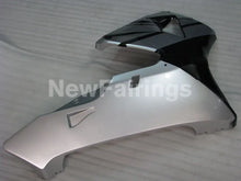 Laden Sie das Bild in den Galerie-Viewer, Silver and Black Factory Style - CBR600RR 05-06 Fairing Kit