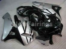 Laden Sie das Bild in den Galerie-Viewer, Silver and Black Factory Style - CBR600RR 05-06 Fairing Kit