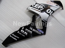 Laden Sie das Bild in den Galerie-Viewer, Silver and Black Repsol - CBR1000RR 06-07 Fairing Kit -