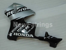 Laden Sie das Bild in den Galerie-Viewer, Silver and Black Repsol - CBR600RR 05-06 Fairing Kit
