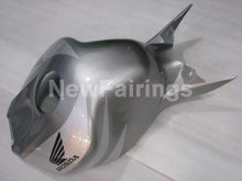 Laden Sie das Bild in den Galerie-Viewer, Silver Grey and Black Factory Style - CBR1000RR 04-05 Fairing Kit