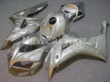 Laden Sie das Bild in den Galerie-Viewer, Silver and Grey Flame - CBR1000RR 06-07 Fairing Kit -