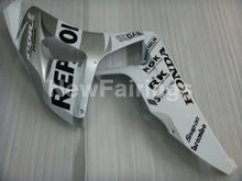Laden Sie das Bild in den Galerie-Viewer, Silver and White Repsol - CBR1000RR 06-07 Fairing Kit