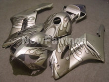 Bild in der Galerieansicht laden, Silver without No Decal and Flame - CBR1000RR 04-05 Fairing Kit