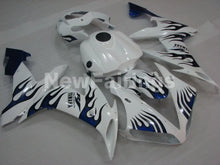 Laden Sie das Bild in den Galerie-Viewer, White and Blue Flame - YZF-R1 04-06 Fairing Kit - Vehicles