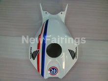 Laden Sie das Bild in den Galerie-Viewer, White and Red Blue Repsol - CBR1000RR 04-05 Fairing Kit -