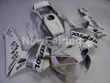 Laden Sie das Bild in den Galerie-Viewer, White and Silver Repsol - CBR600RR 03-04 Fairing Kit -