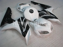 Bild in der Galerieansicht laden, White and Black Factory Style - CBR1000RR 06-07 Fairing Kit