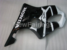 Laden Sie das Bild in den Galerie-Viewer, White and Black Factory Style - CBR600 F4 99-00 Fairing Kit